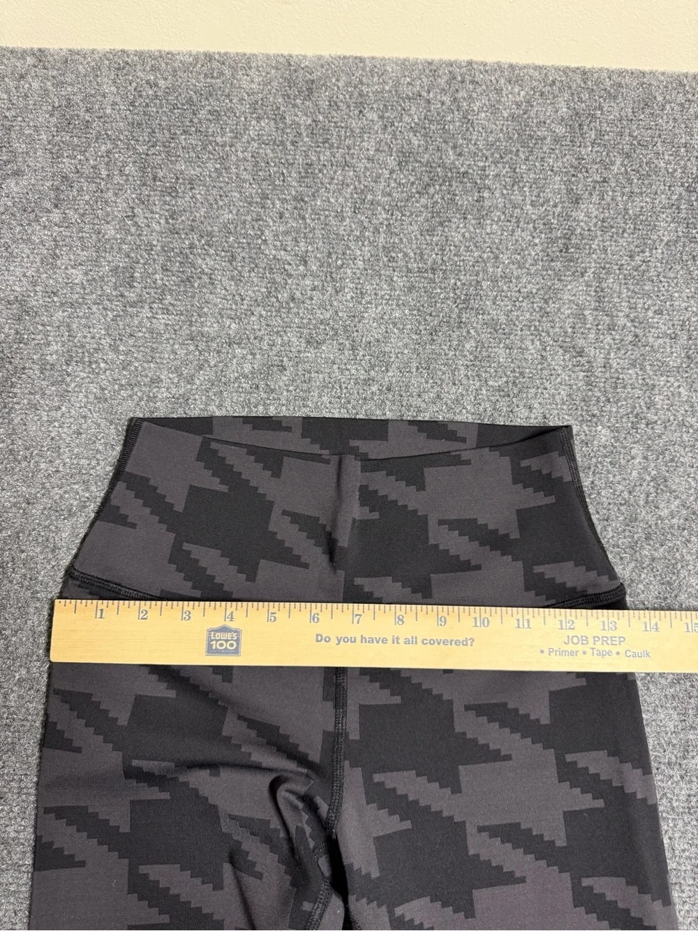 ALO Yoga Black and Charcoal Geometric Leggings